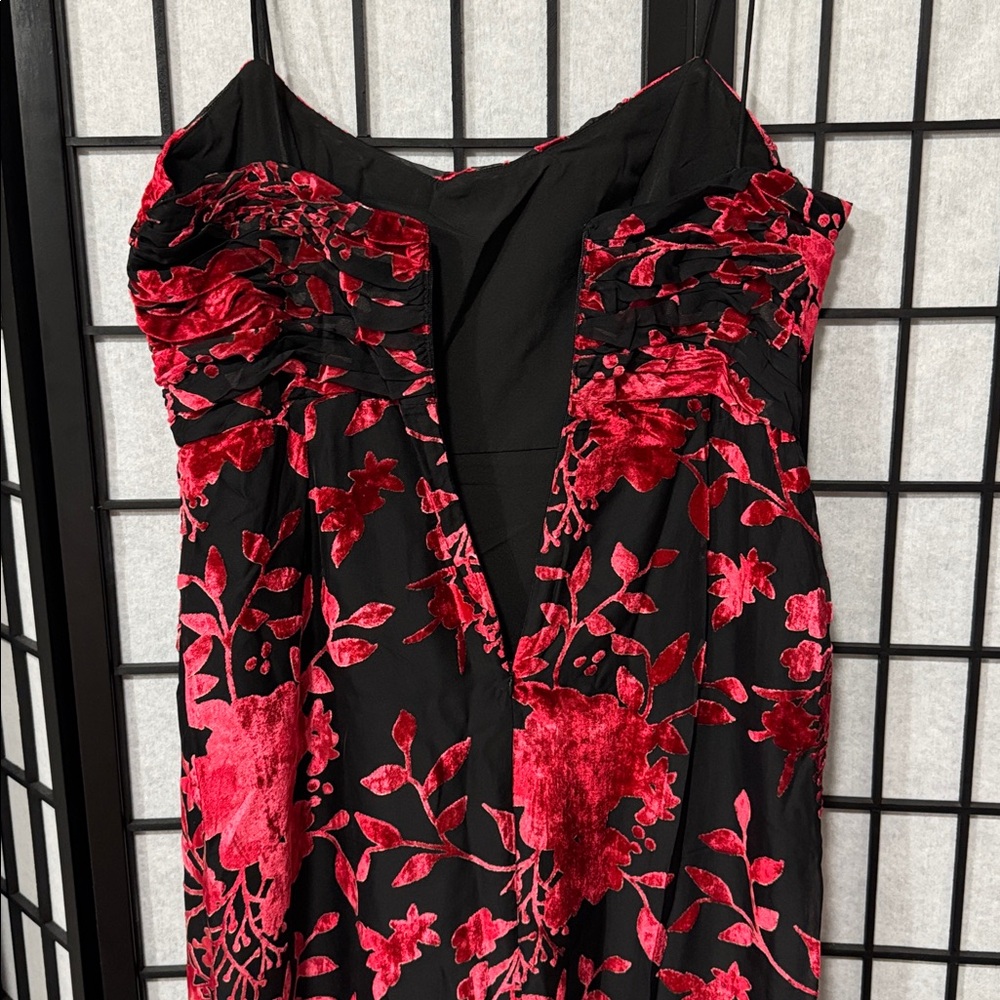 Hutch Tylia Floral Velvet Midi Dress size 14 - Picture 9 of 10